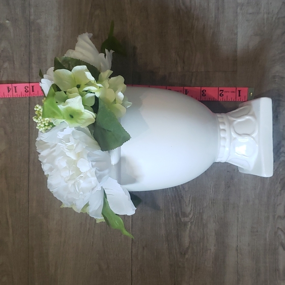 Bouquet in Beautiful Ceramic White Vase - Picture 2 of 6